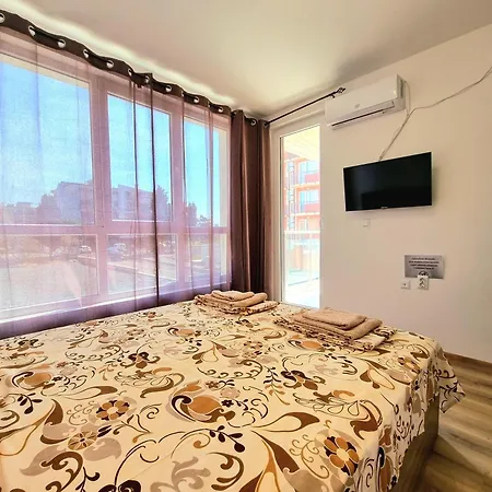 Sunny Breeze Апартаменты *