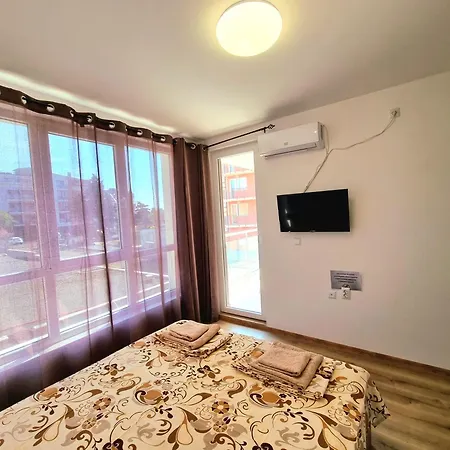 Sunny Breeze Апартаменты *