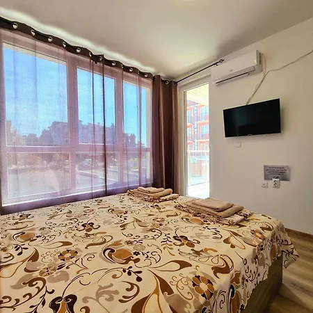 Sunny Breeze Апартаменты
